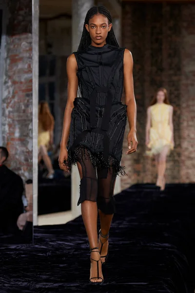 Look 43